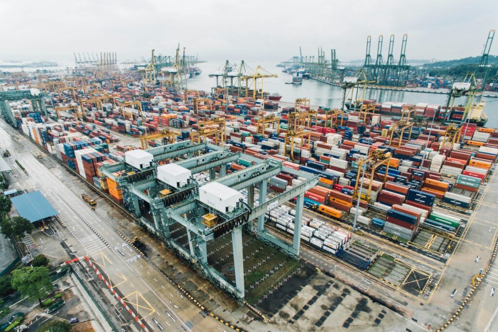 How port logistics work with tracking devices